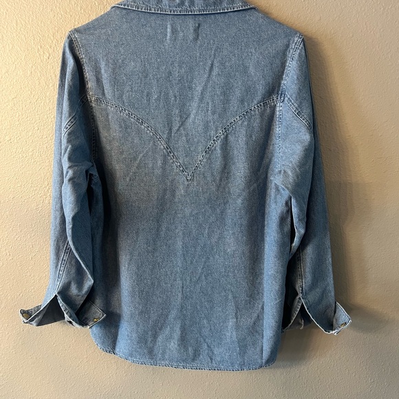 👑NWOT Triarchy Light Blue Button Up Denim Shirt XS - Picture 4 of 10